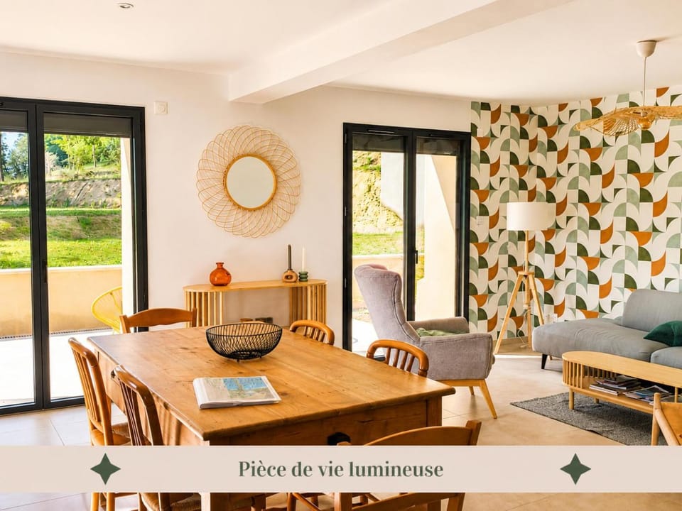 Living room, Dining area