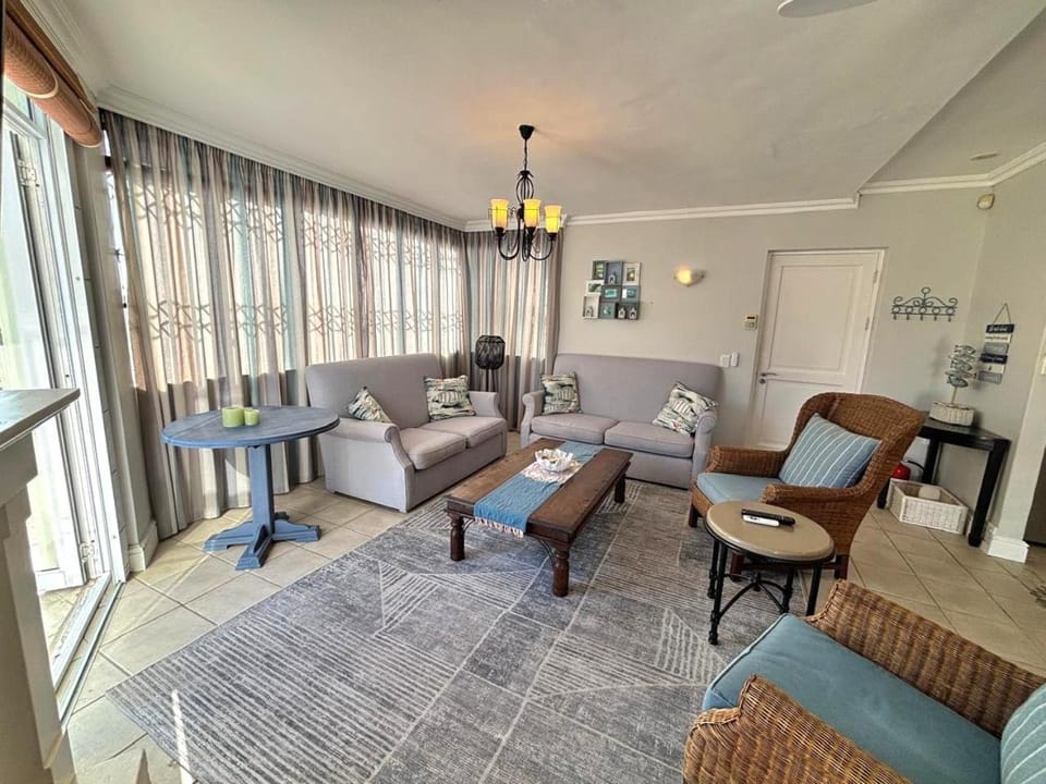 Low tide at no 35 Apartment in Eastern Cape