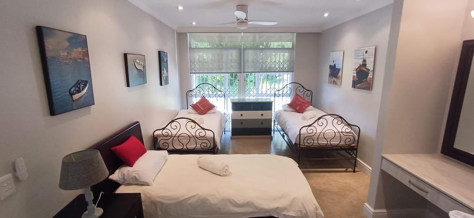 Low tide at no 35 Apartment in Eastern Cape