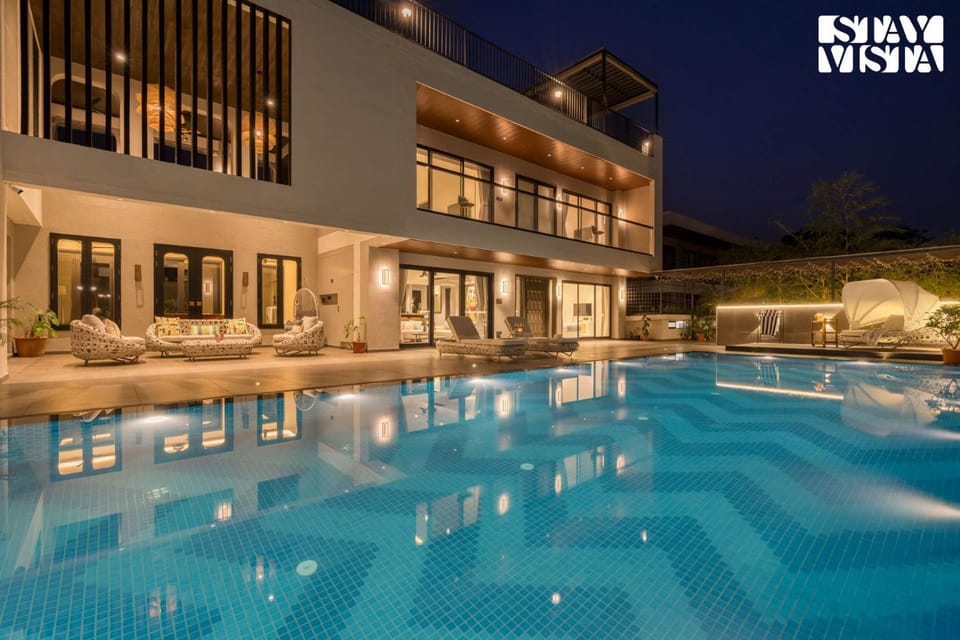 Property building, Swimming pool