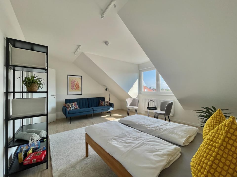 Photo of the whole room, Seating area, Bedroom