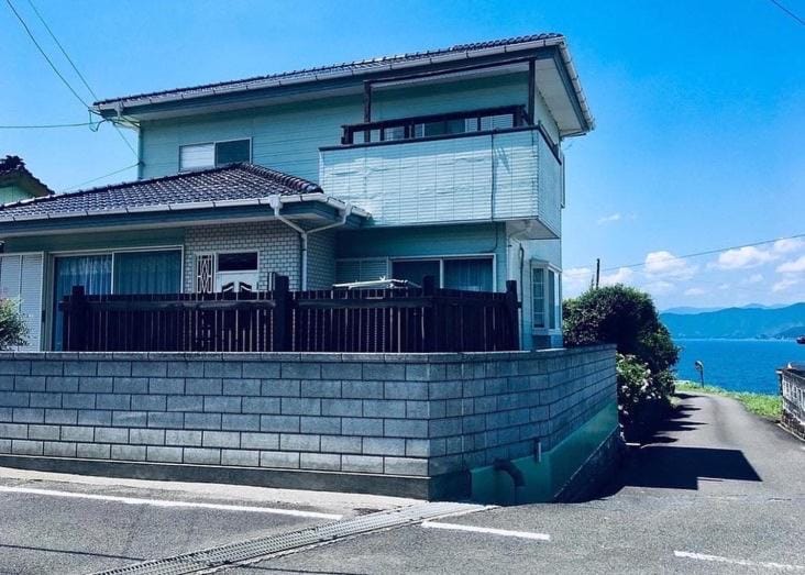 オーシャンビューで海水浴が出来てカフェも近い貸し切り宿ウミトミント House in Japan
