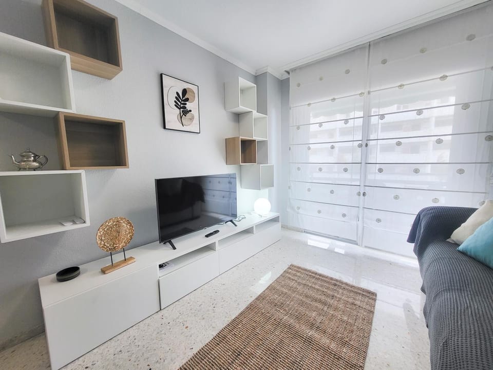 Communal lounge/ TV room, TV and multimedia, Living room