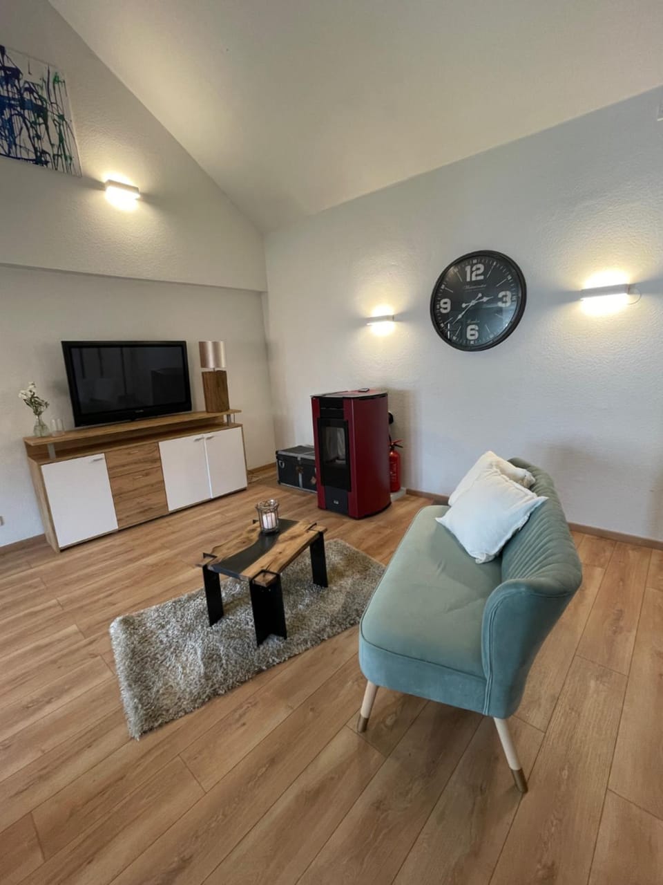 Communal lounge/ TV room, TV and multimedia, Living room