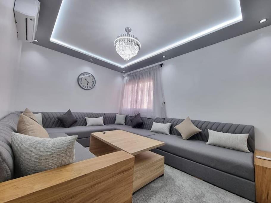 Brand new 4 bed apartment for 8 - beach bliss 7 min Apartment in Tangier