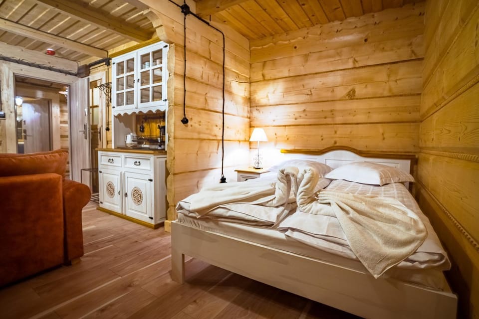 Bed, Kitchen or kitchenette