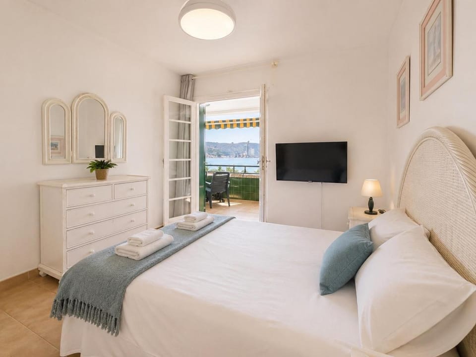 The Enchanted Bay, Sand & Sea Apartment in Los Cristianos