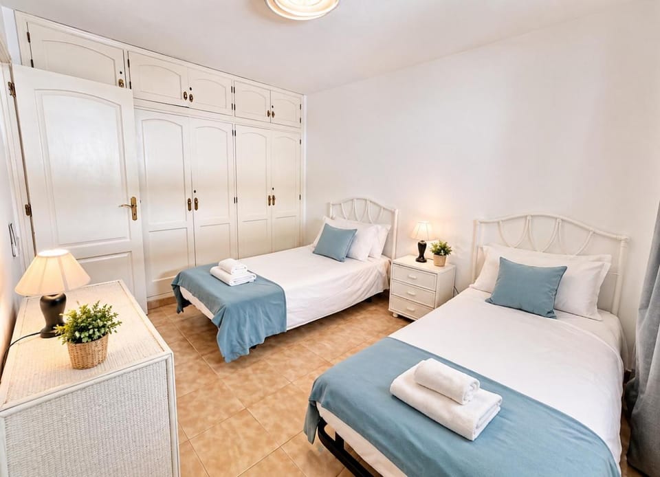The Enchanted Bay, Sand & Sea Apartment in Los Cristianos