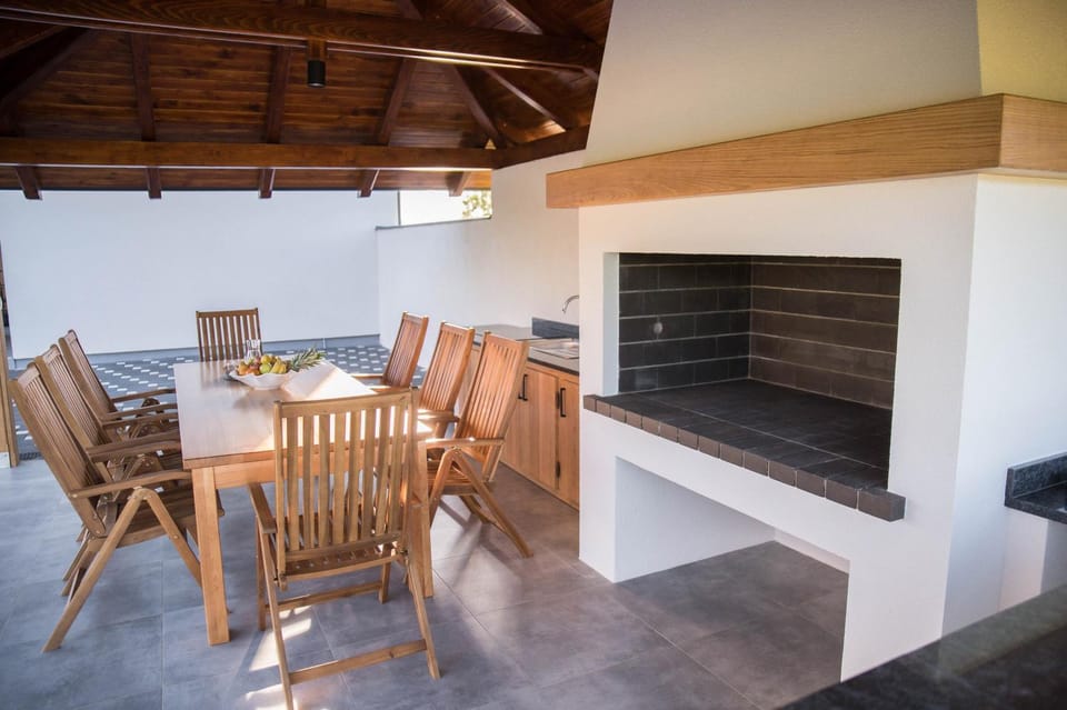 Patio, BBQ facilities, Dining area