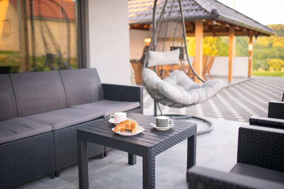 Patio, Seating area