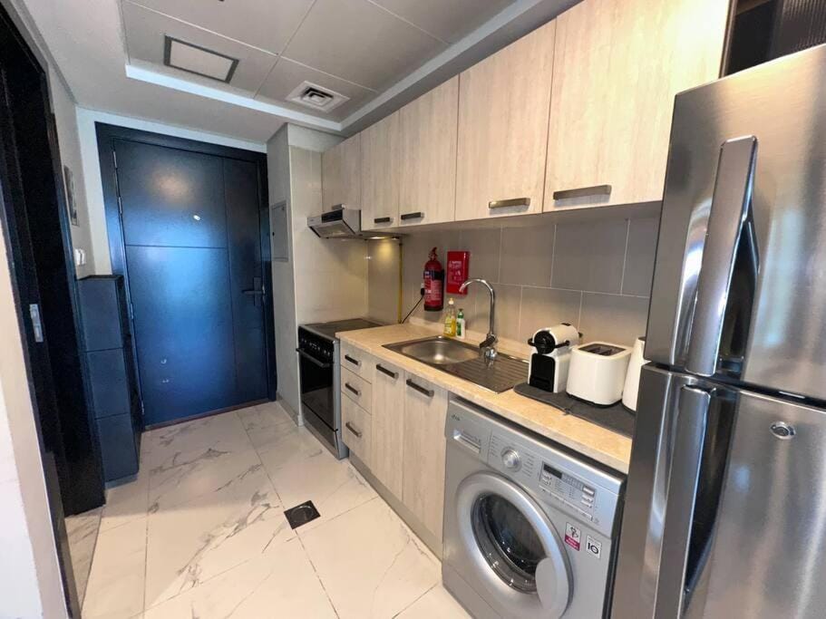 Mag 510: 2-Bedroom Elegance Apartment in Dubai