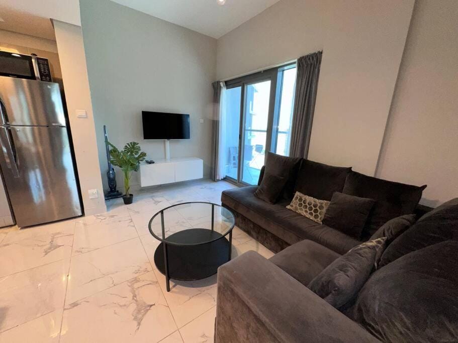 Mag 510: 2-Bedroom Elegance Apartment in Dubai