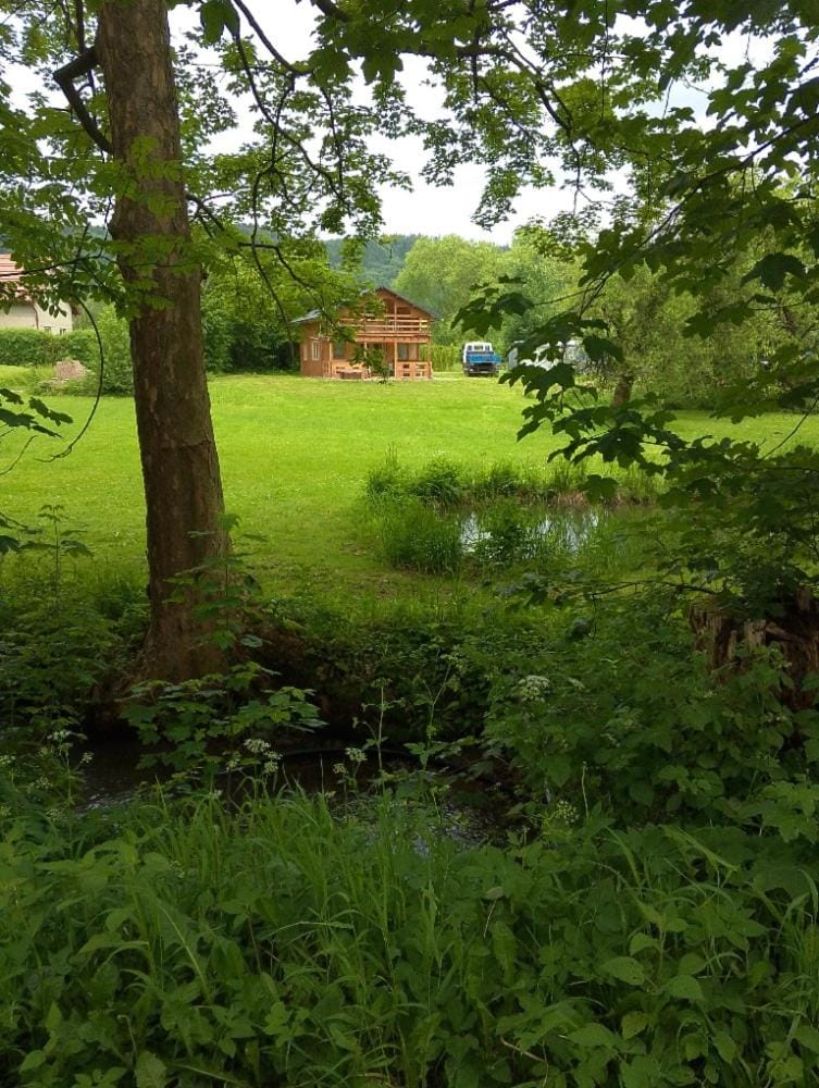 Chaloupka u potůčku Chalet in Czechia