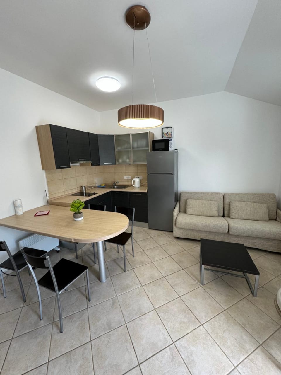 Kitchen or kitchenette, Living room, Seating area, Dining area, stove