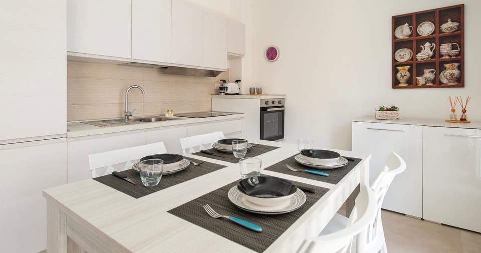 Kitchen or kitchenette, Other, Dining area