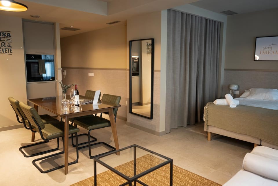 Living room, Photo of the whole room, Dining area