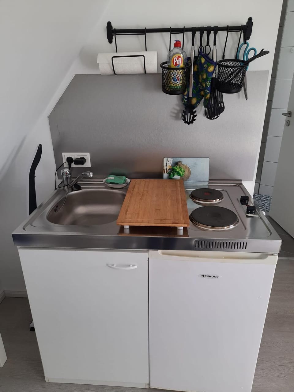 Kitchen or kitchenette, stove