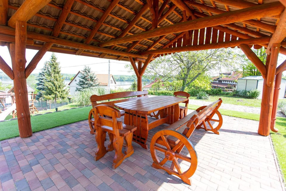 BBQ facilities, Garden, Dining area, Garden view, River view