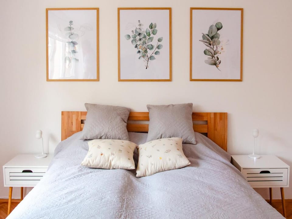 Bed, Bedroom