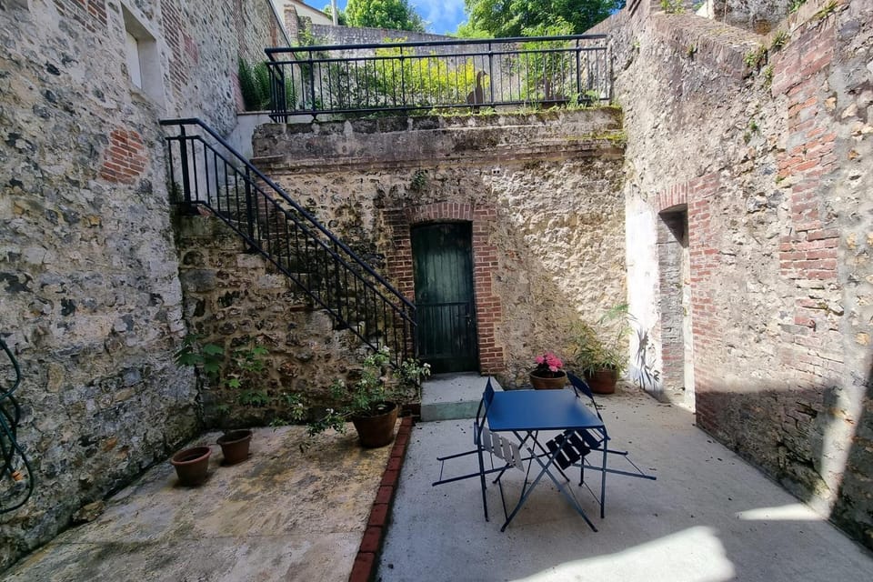La Maison du Puits with wood-burning stove Honfleur center 5P House in Honfleur