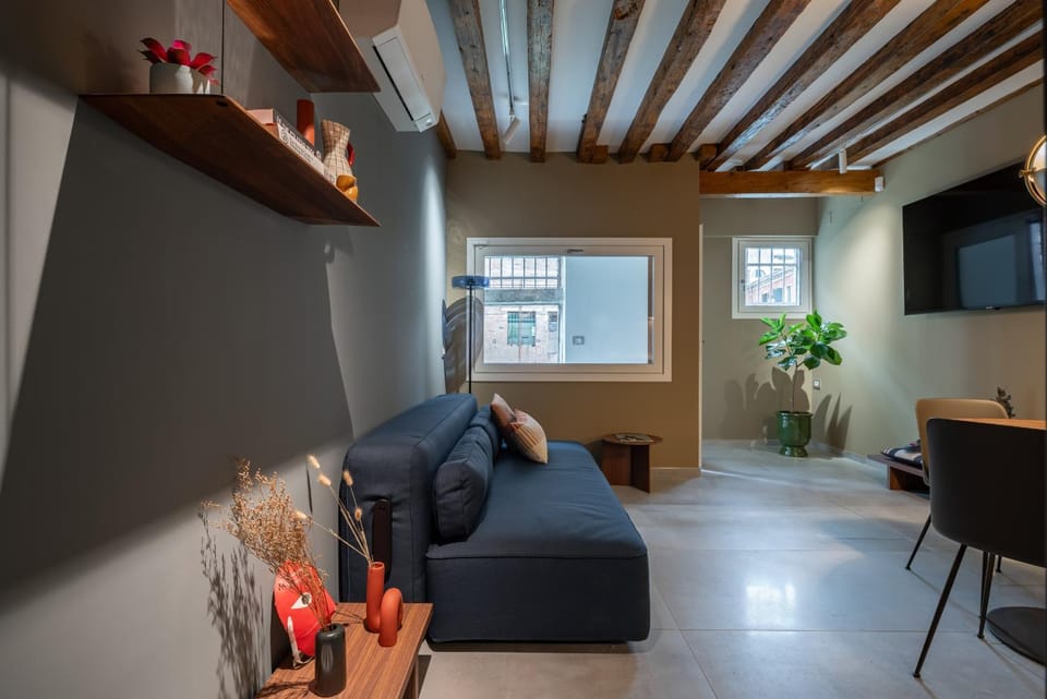 Communal lounge/ TV room, Living room