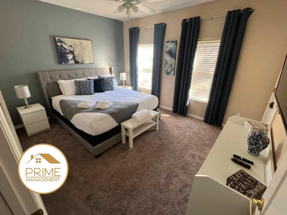 Cozy 4bdhome By Lake Prime Location Disney House in Kissimmee