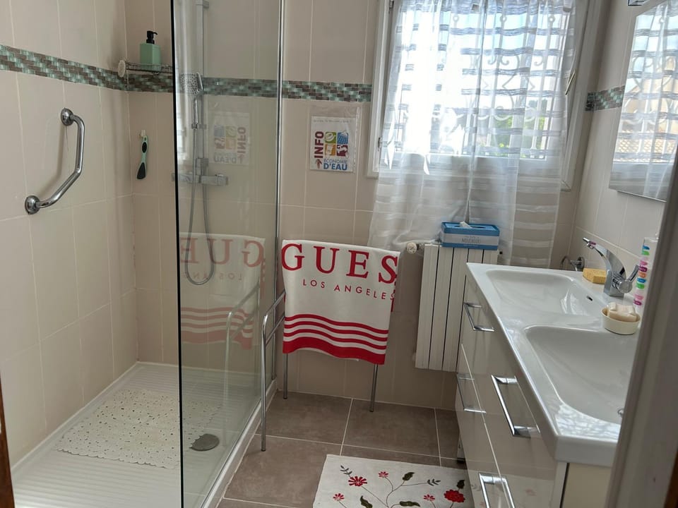 Shower, Bathroom
