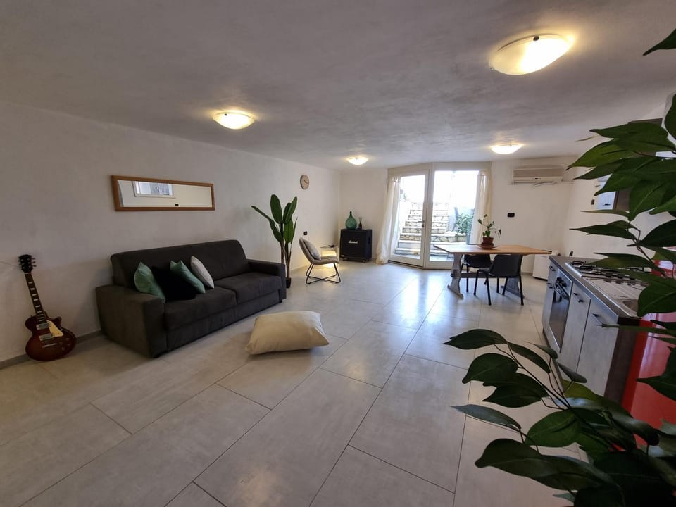 Kitchen or kitchenette, Living room, Dining area