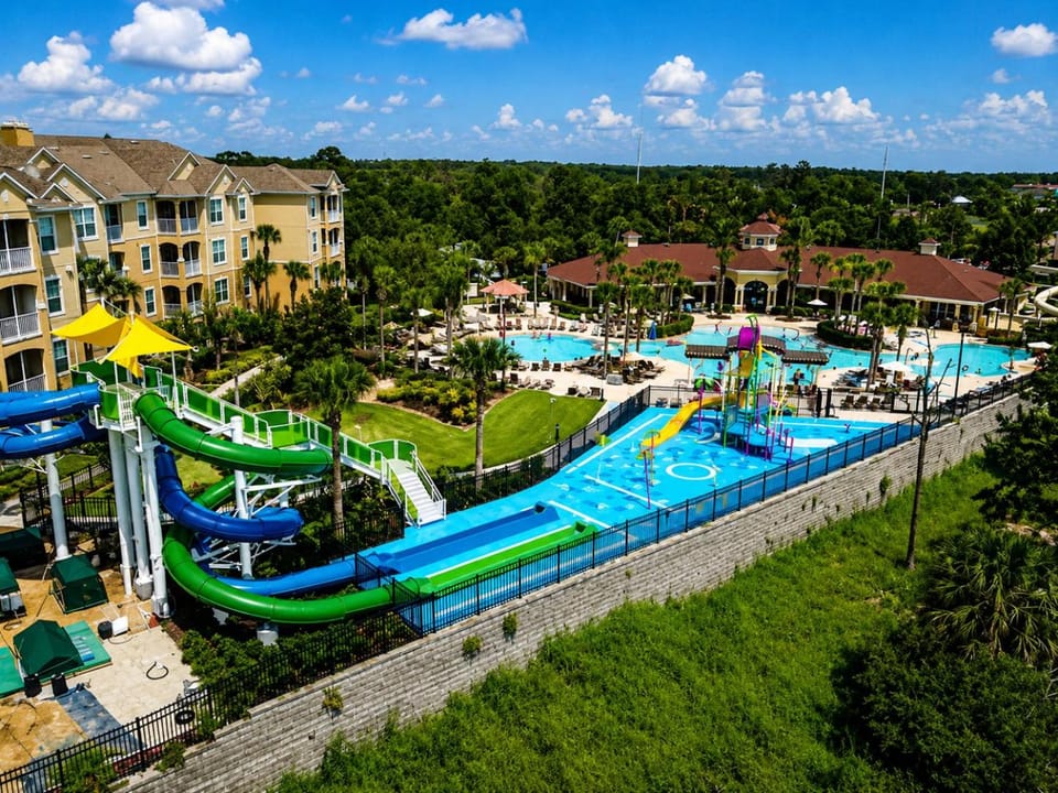 Disney Escape 3BR Amazing Pool & Water Park Apartment in Windsor Hills