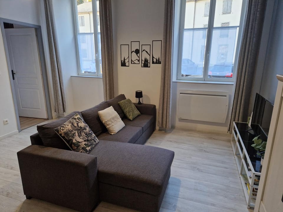 Communal lounge/ TV room, TV and multimedia, Living room, Seating area
