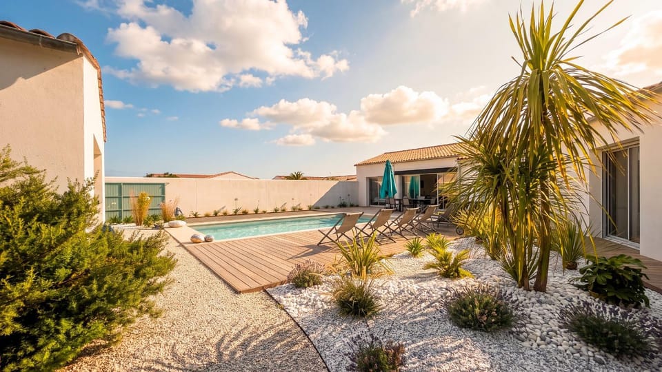 Patio, Garden, Swimming pool, sunbed