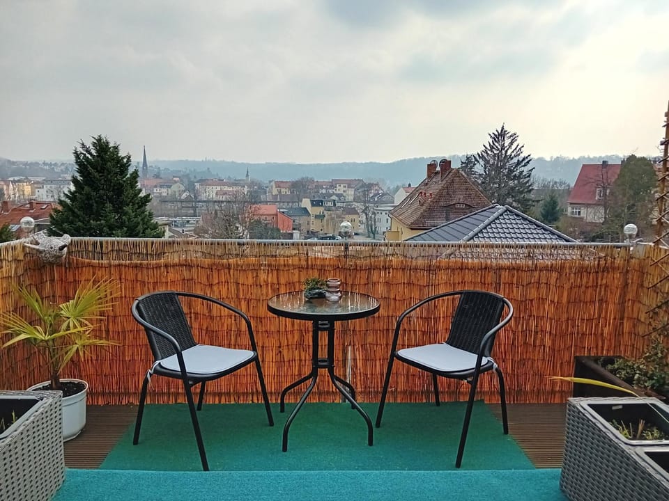 View (from property/room), Balcony/Terrace, City view