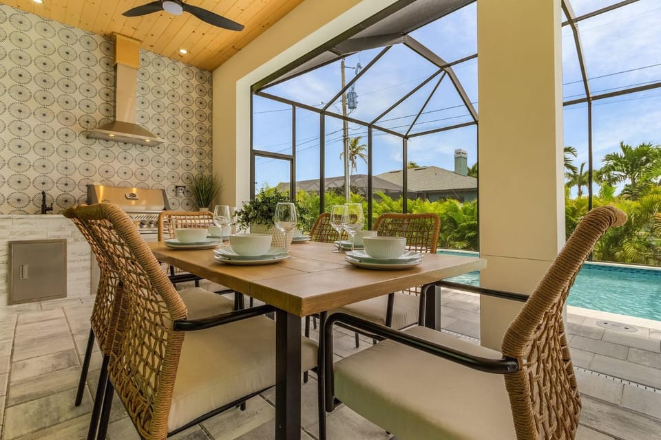 BRAND NEW! Heated Pool and Spa, Game Room - Villa Coco Blanco - Roelens House in Cape Coral