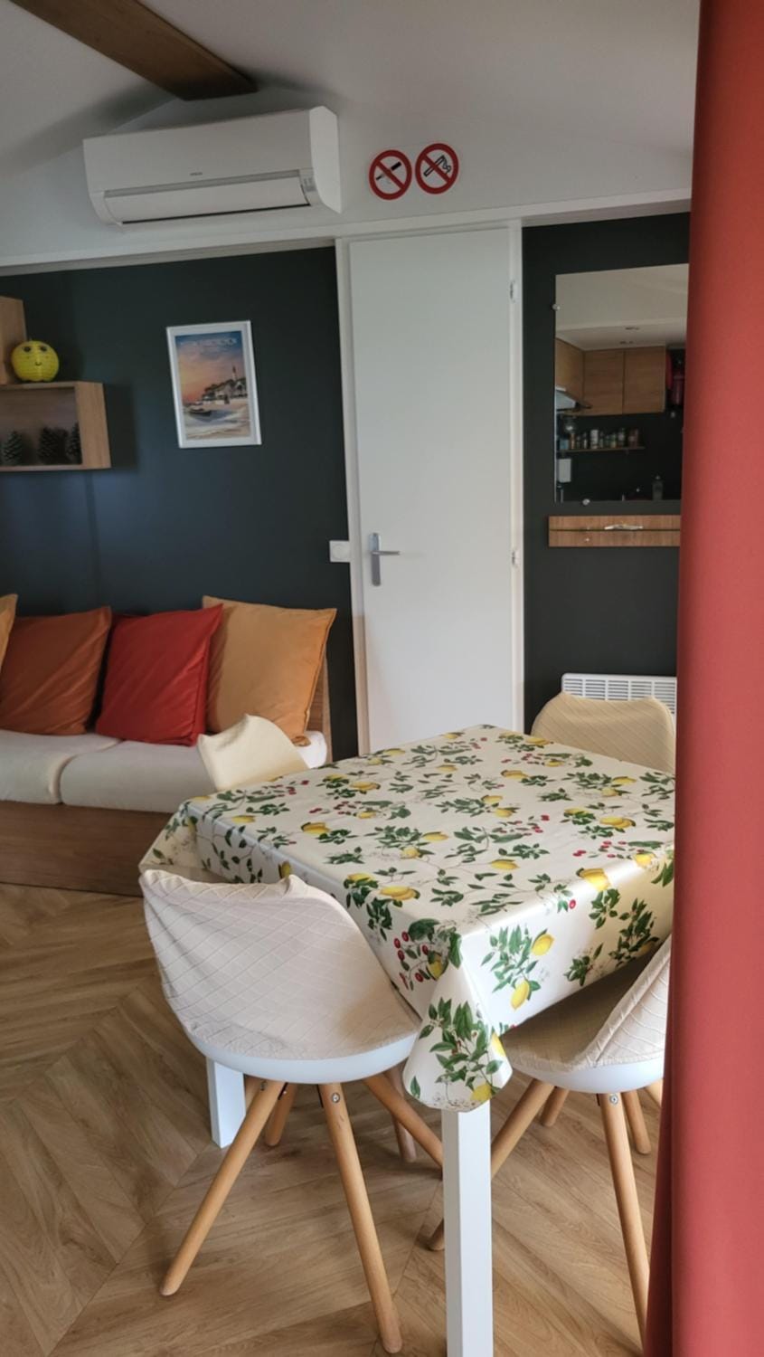 Mobilhome au bord de l'eau Campground/ 
RV Resort in Lege-Cap-Ferret