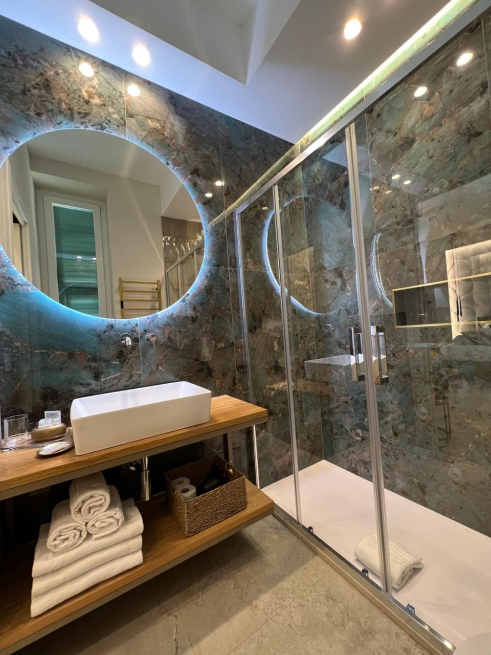 Elegant Rooms Bed and Breakfast in La Spezia