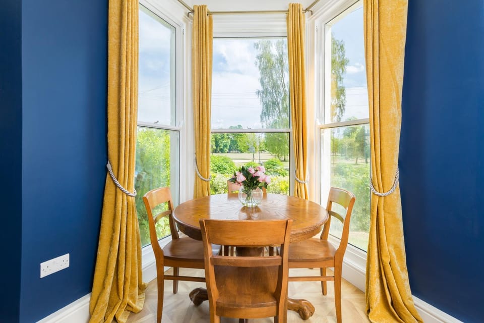 Dining area, Garden view