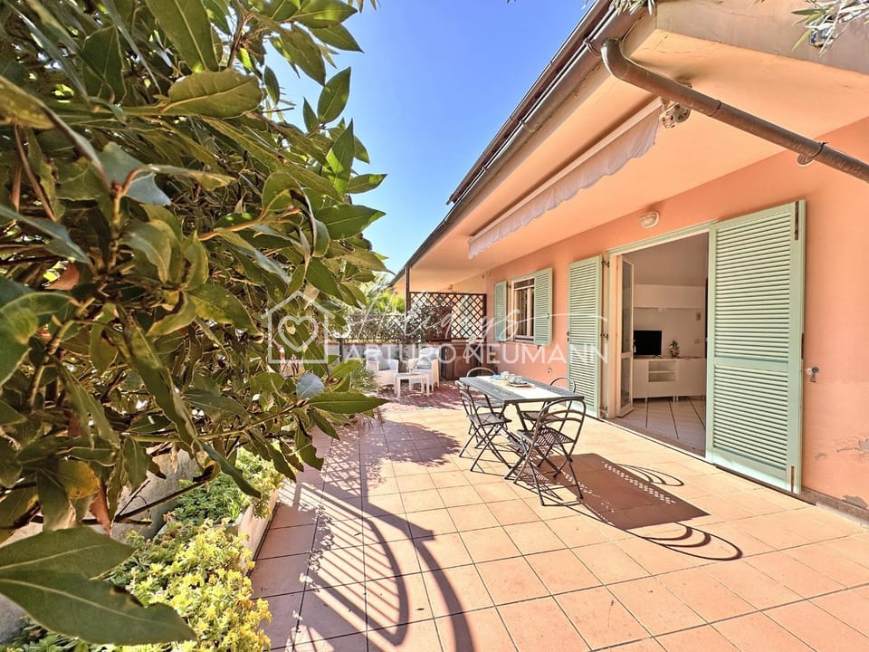Property building, Patio, Day, View (from property/room), Balcony/Terrace, Dining area