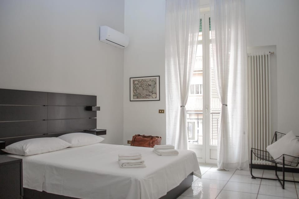 Bed, Photo of the whole room, Bedroom, air conditioner