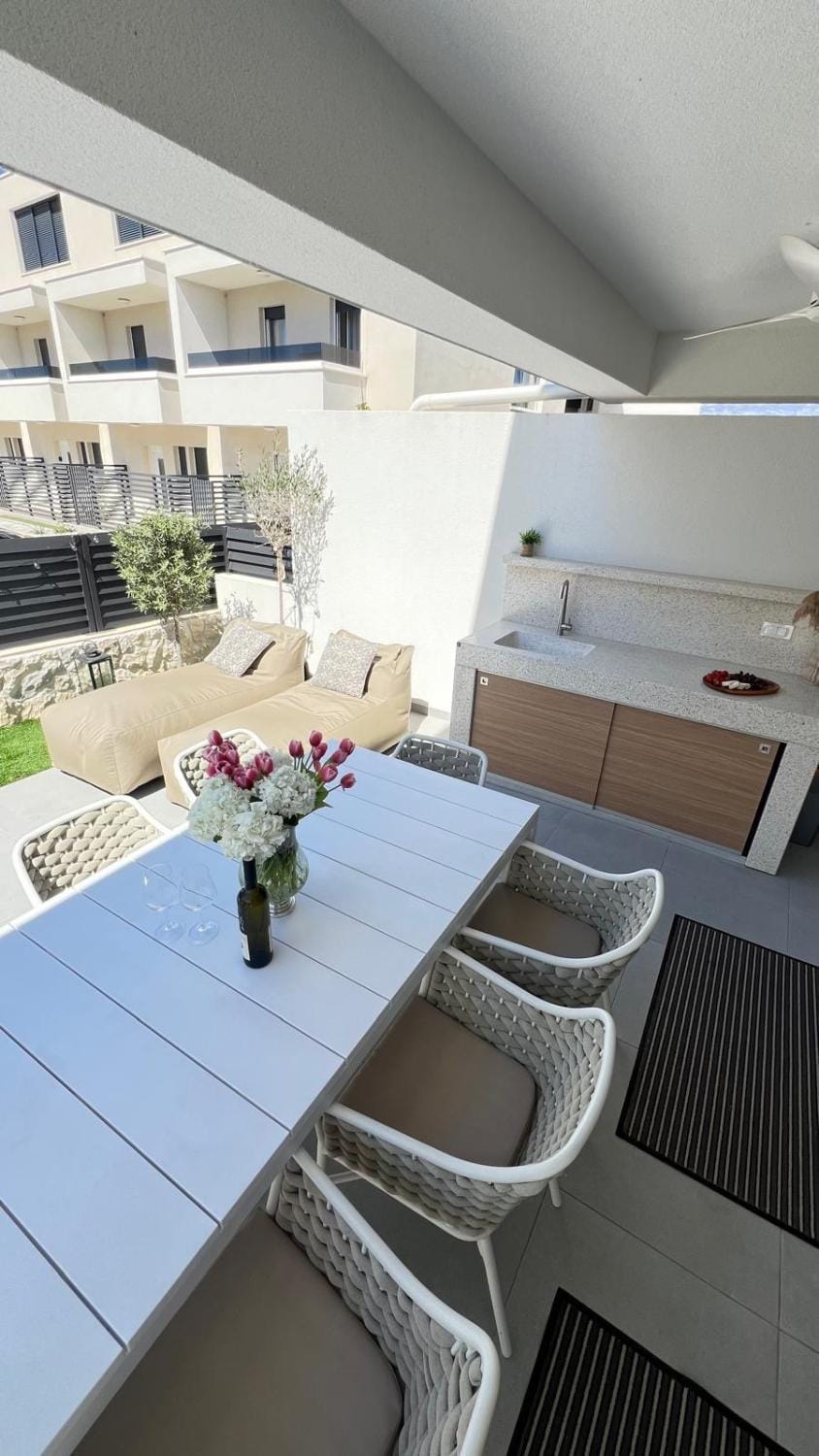 Luxury apartment Black Pearl Beluga with private Pool and Jacuzzi Apartment in Novalja