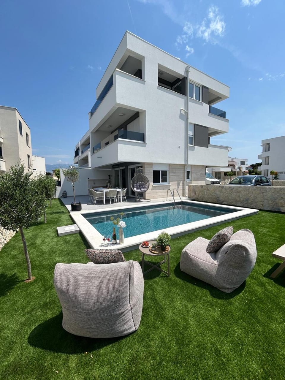 Patio, Communal lounge/ TV room, Garden, Pool view, Swimming pool