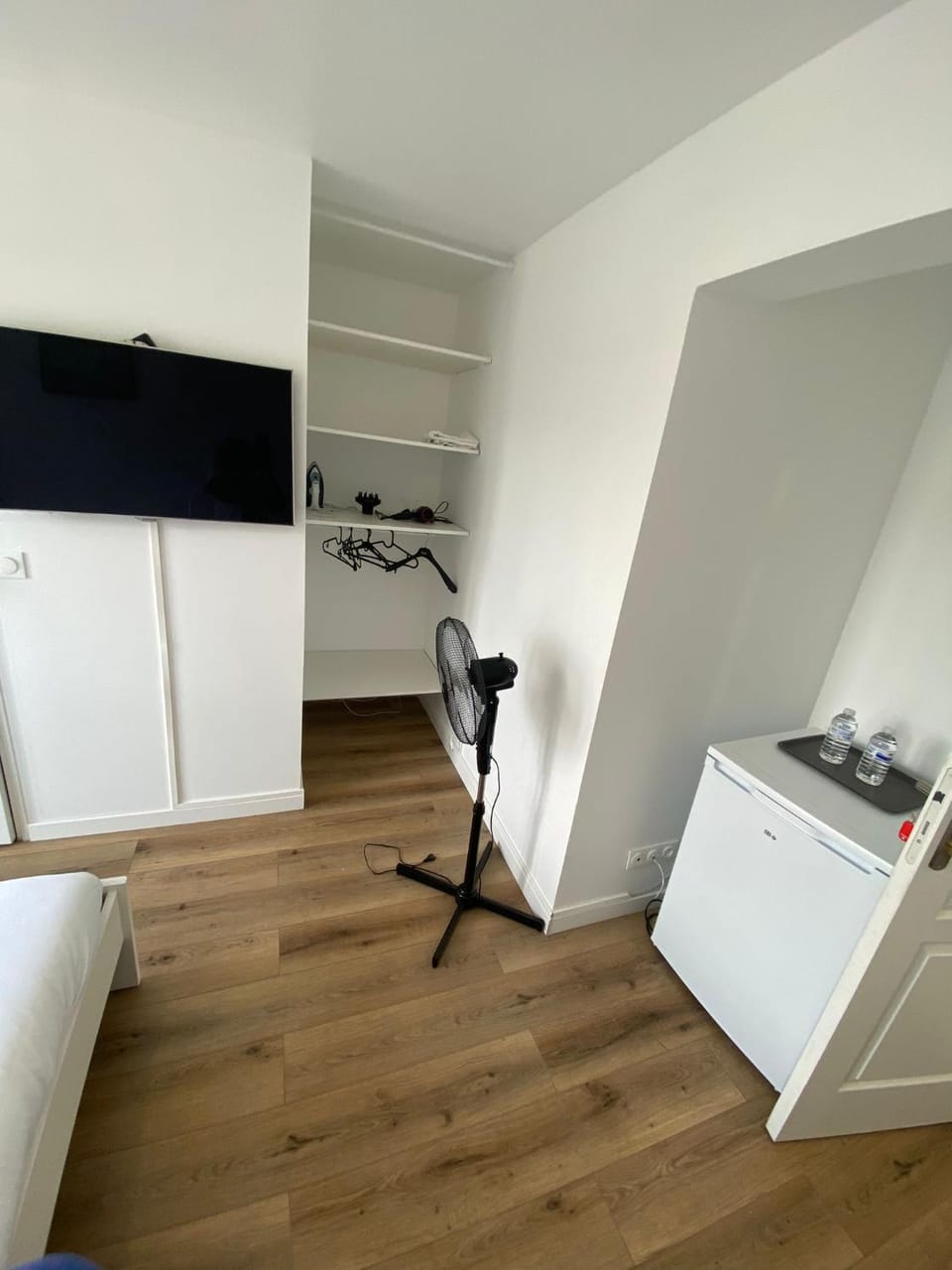TV and multimedia, flat iron, hair dryier, wardrobe