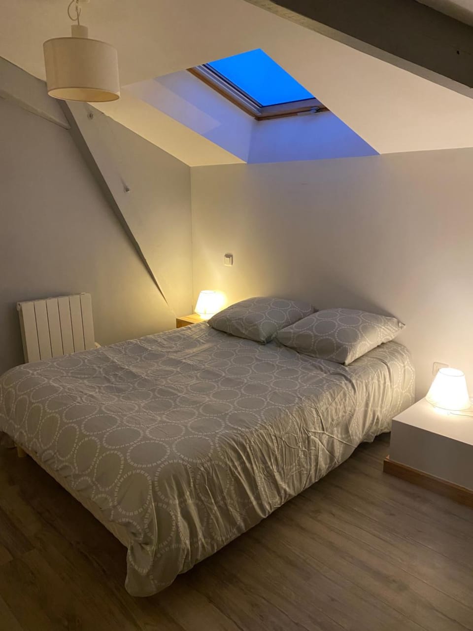 Bed, Photo of the whole room