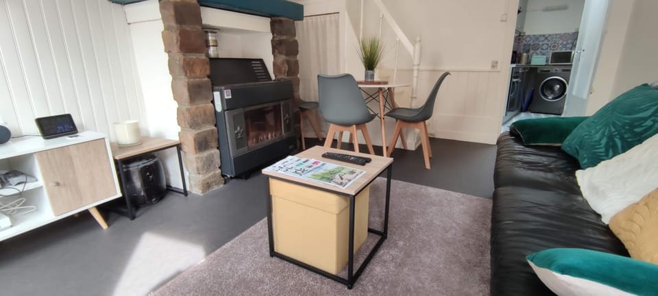 Communal lounge/ TV room, TV and multimedia, Living room