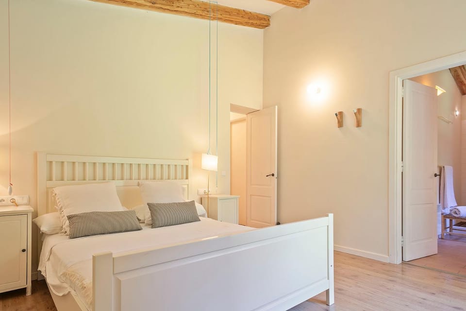 Les Alzines House in Alt Empordà