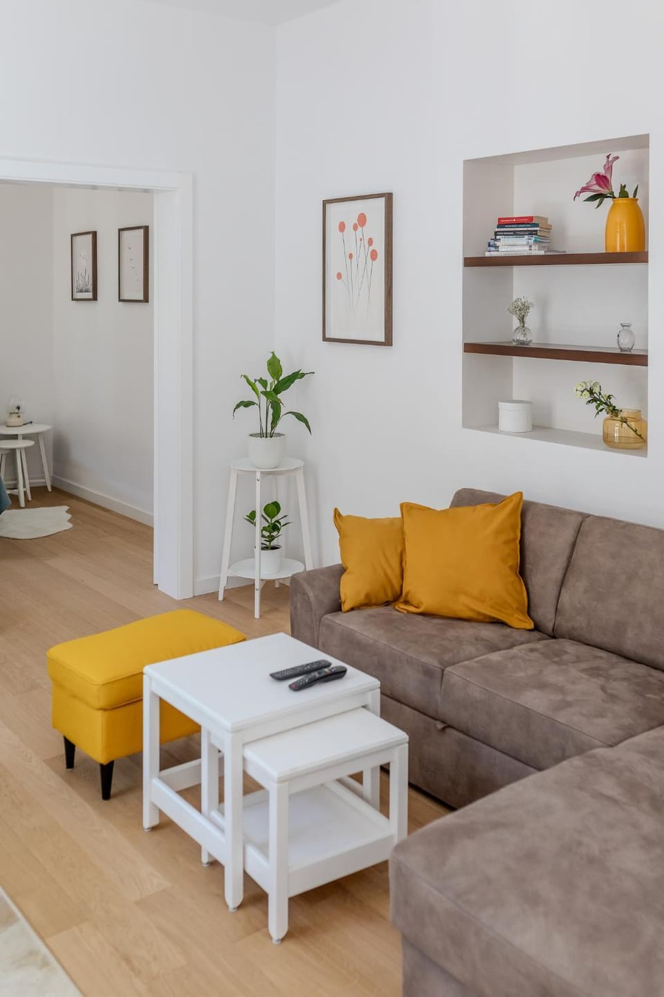 Living room, Seating area