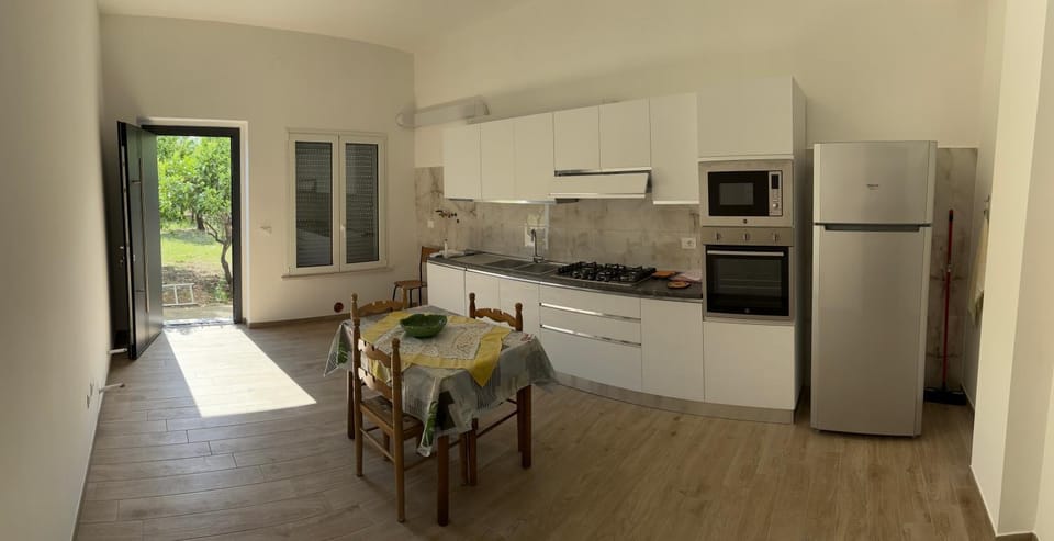 Kitchen or kitchenette, Dining area, dishwasher, oven, stove