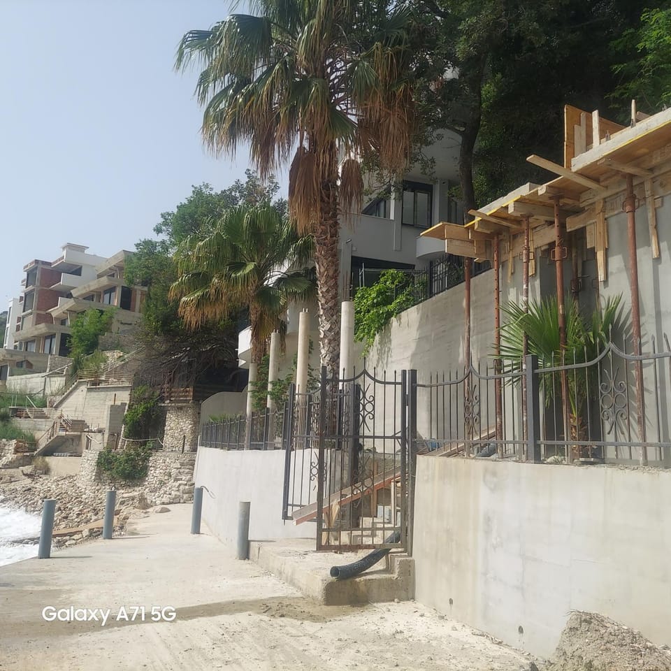 ALOHA Beach front Vacation Rental Apartment in Ulcinj Municipality