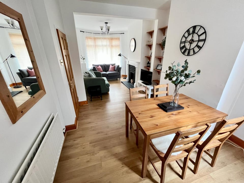 Edinburgh Street Townhouse House in Belfast