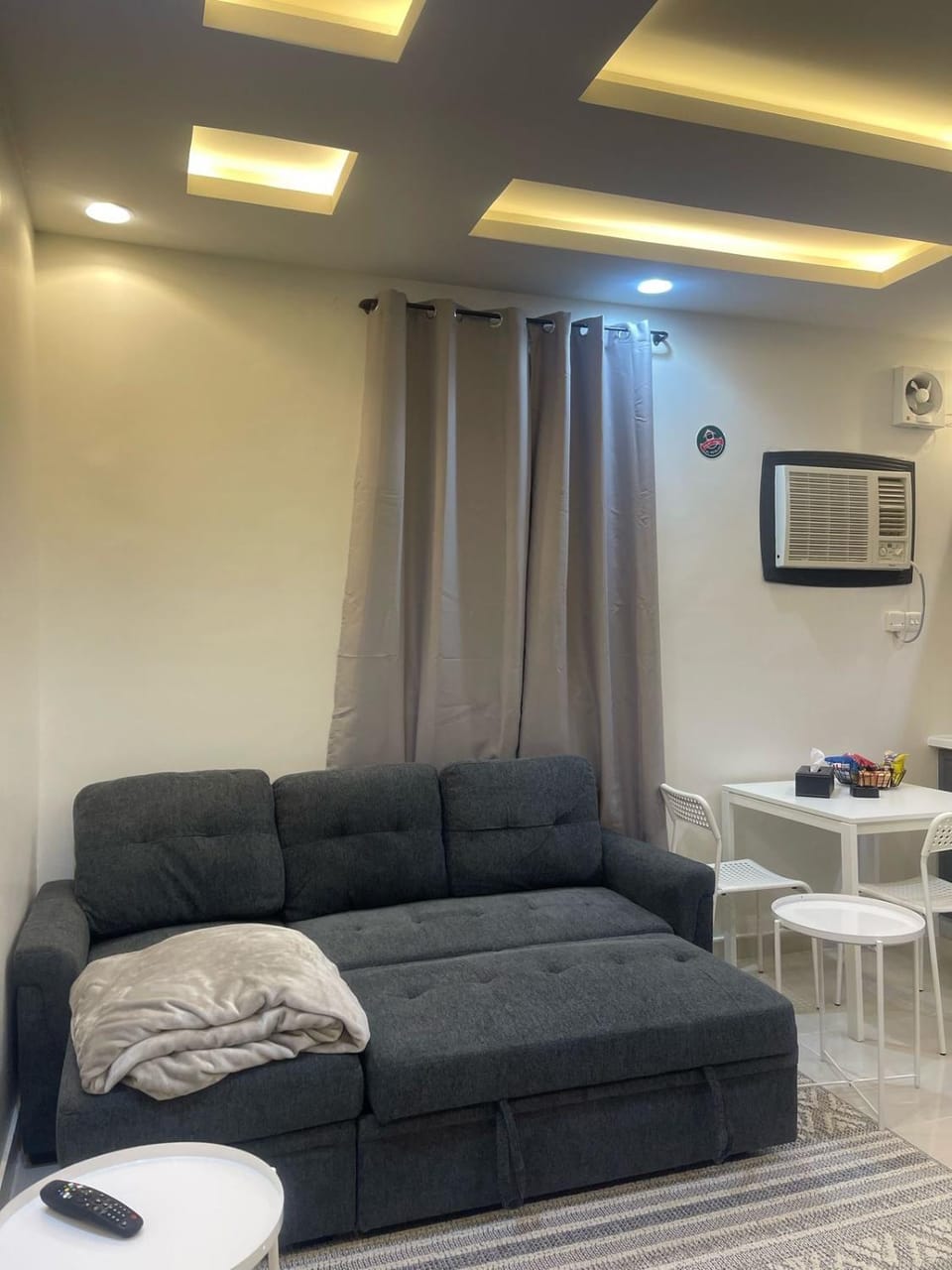 Living room, Seating area, Dining area, air conditioner