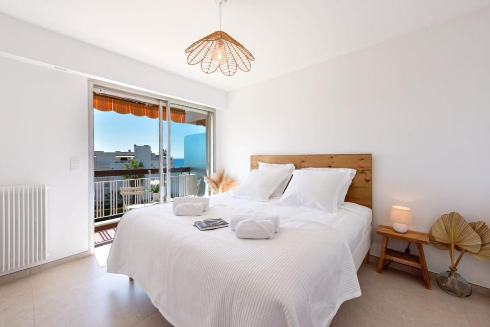 Bed, Balcony/Terrace, Bedroom